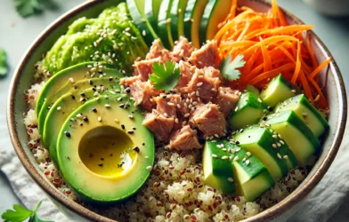 Bowl de quinoa, avocat et thon