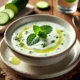 Soupe froide de concombre et yaourt